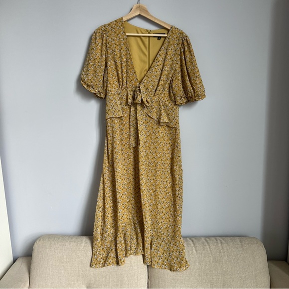 Anything Lovelier Yellow Floral Print Tiered Midi Dress size Medium - Picture 4 of 10